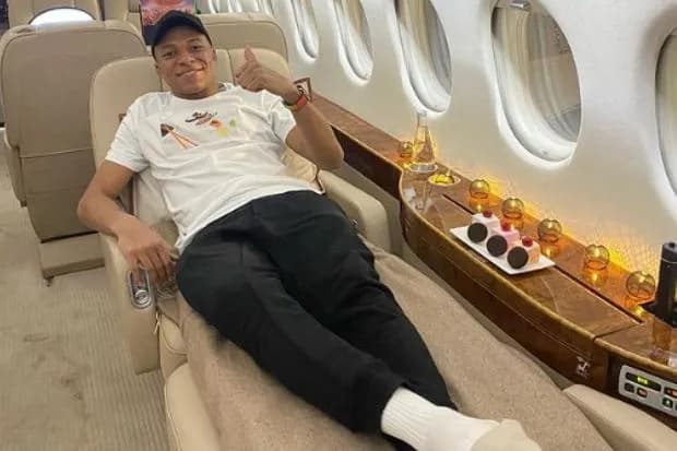 Kylian Mbappé zarobki: Ile naprawdę zarabia najlepszy piłkarz?