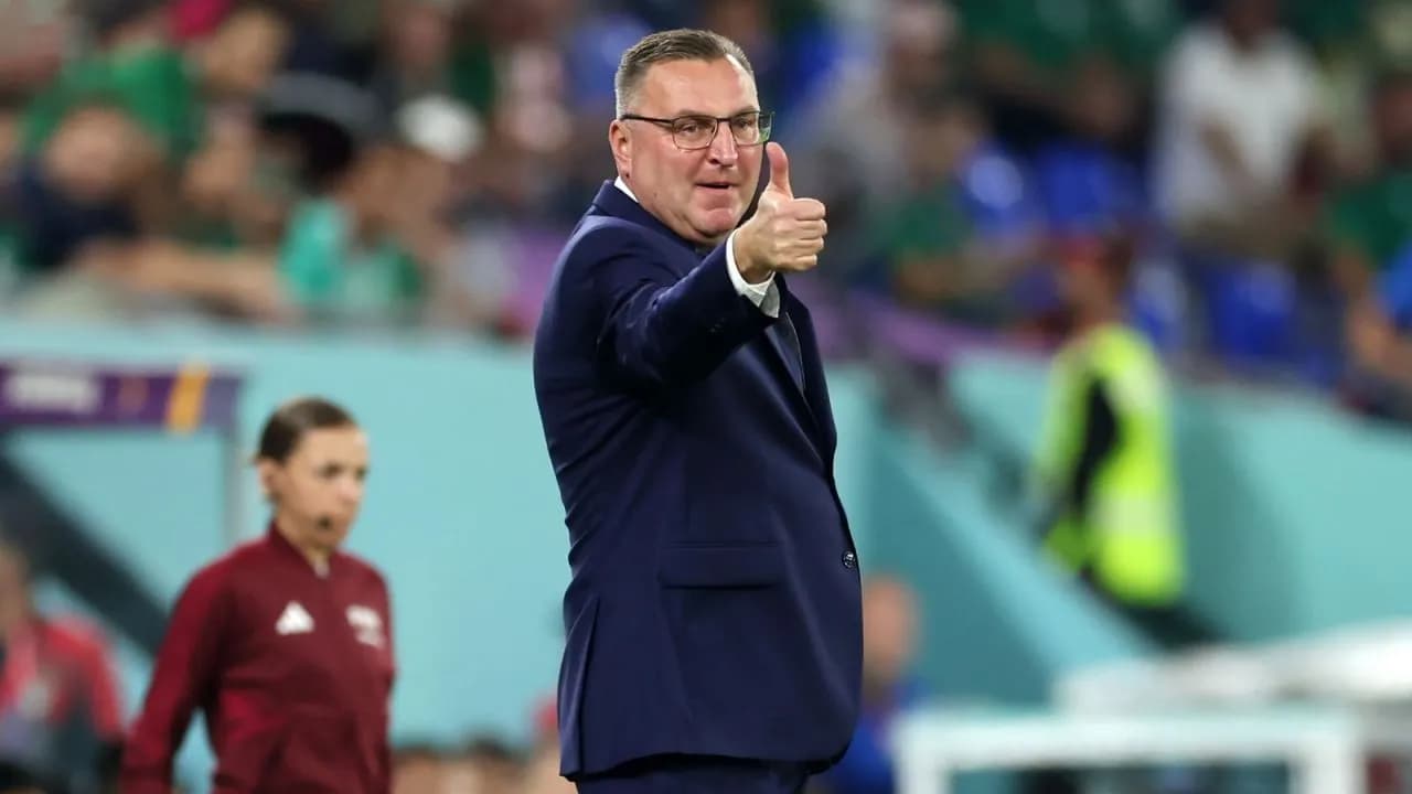 Ile zarabia trener Michniewicz? Zaskakujące fakty o jego pensji