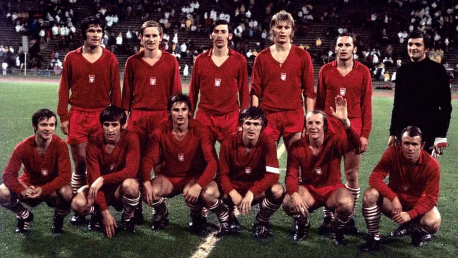 Kto jest mistrzem Polski w piłce nożnej? Odkryj zaskakujące fakty