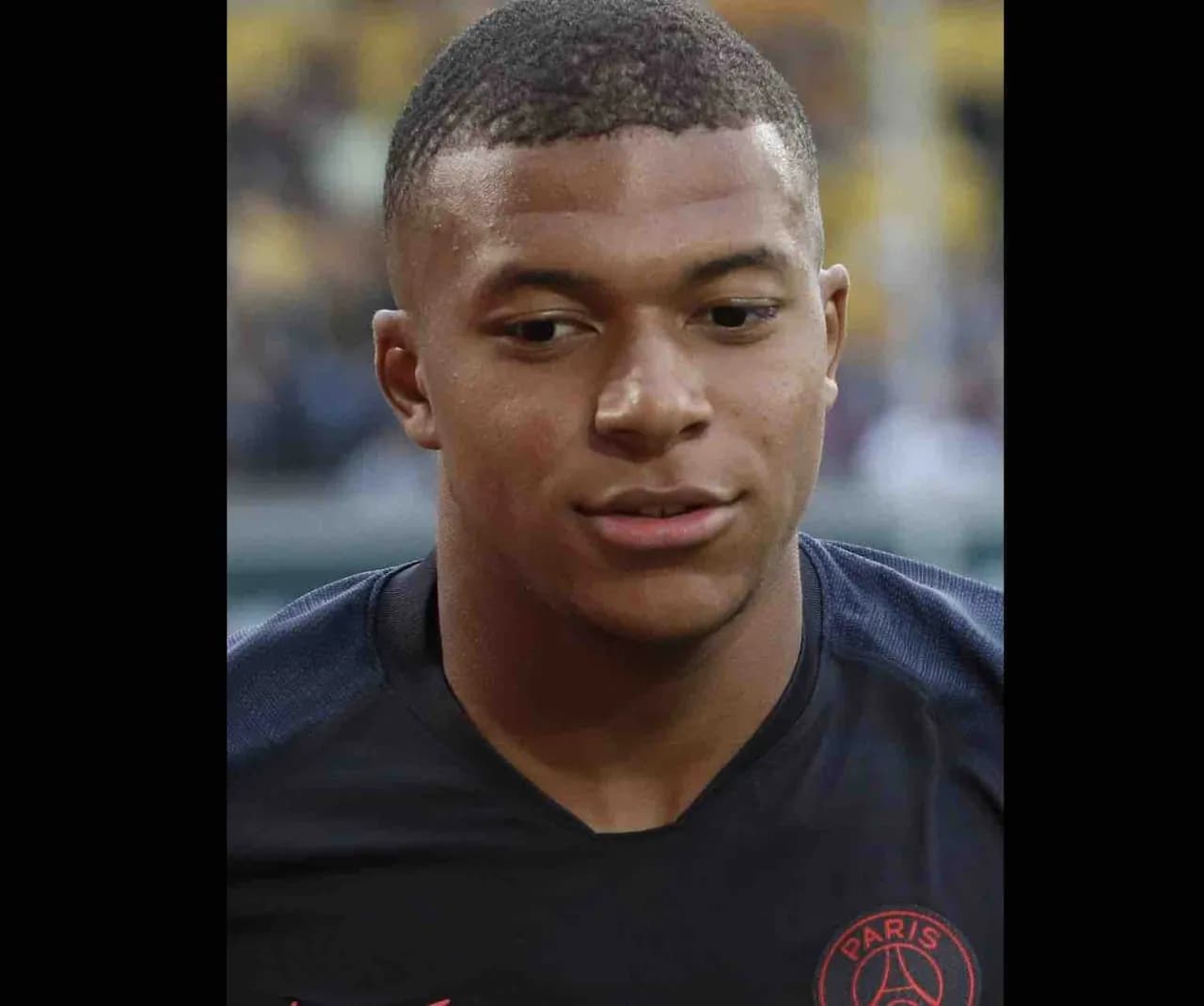 Ile zarabia Mbappe dziennie? Zaskakujące kwoty i porównania z innymi