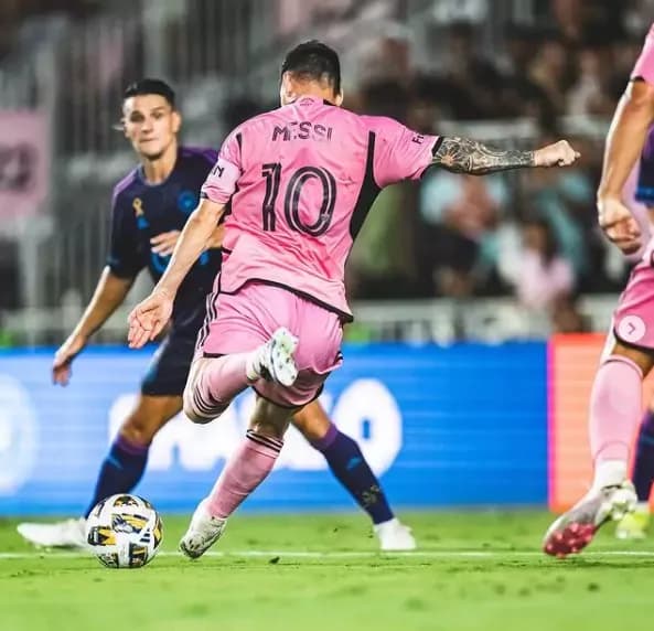 Ile lat ma Messi? Zaskakujące fakty o jego wieku i karierze