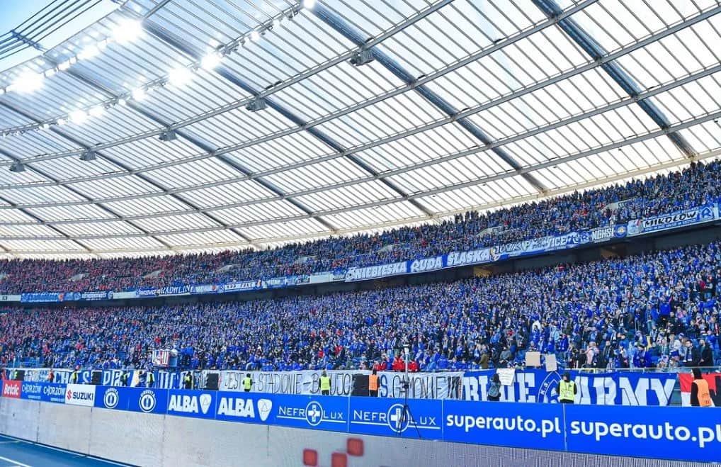 Ile osób gra w drużynie piłki nożnej? Odkryj zaskakujące fakty